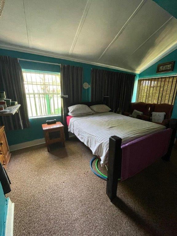 5 Bedroom Property for Sale in Ladybrand Free State